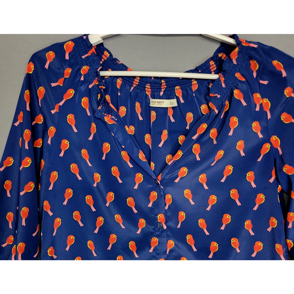 Old Navy Bird Print Button Top Womens S Blue Red Low V-Neck 3/4 Sleeve Whimsical - Picture 4 of 12